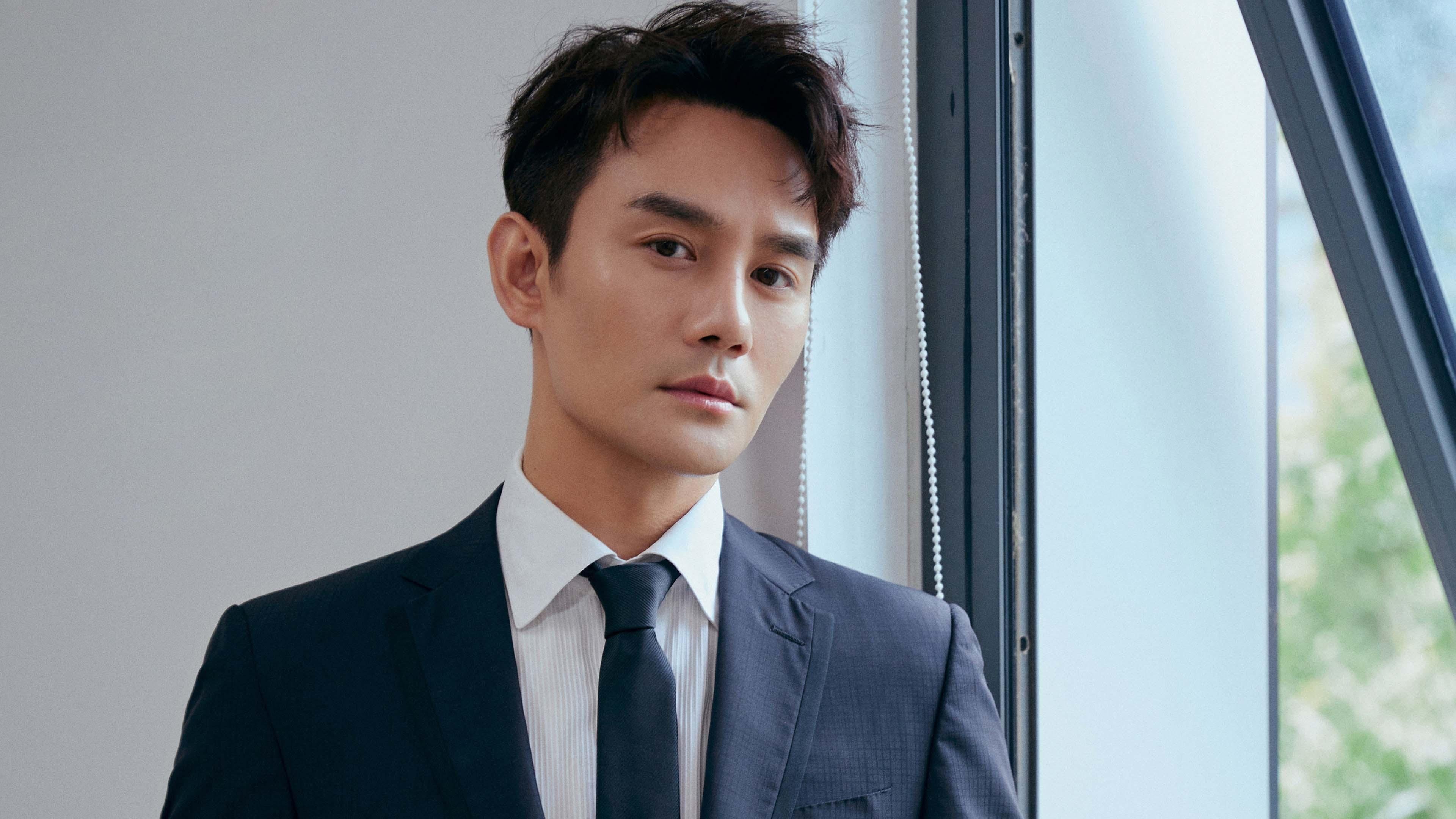 那不勒斯中场控球优势确保节奏连贯，那不勒斯中场球员